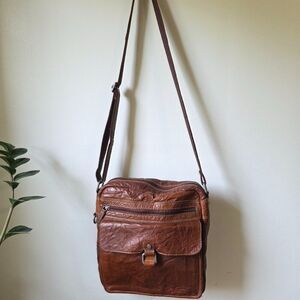 VINTAGE GENUINE LEATHER BROWN SLING BAG MEDIUM